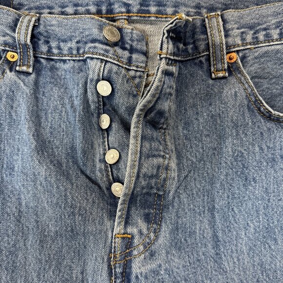 Levis 501 Jeans Mens 34x30 Blue Original Straight Fit Mid Rise Medium Wash Denim - Picture 3 of 11
